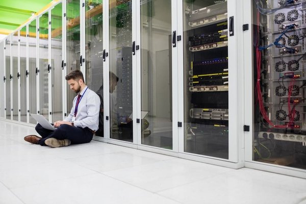Intégrer la maintenance informatique pour assurer la performance de votre parc informatique